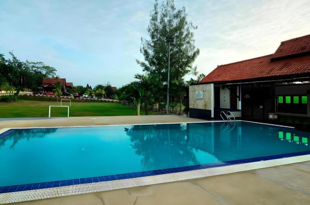 Oyo Home 90745 Desa Balqis Beach Resort Malacca Eksteriør billede