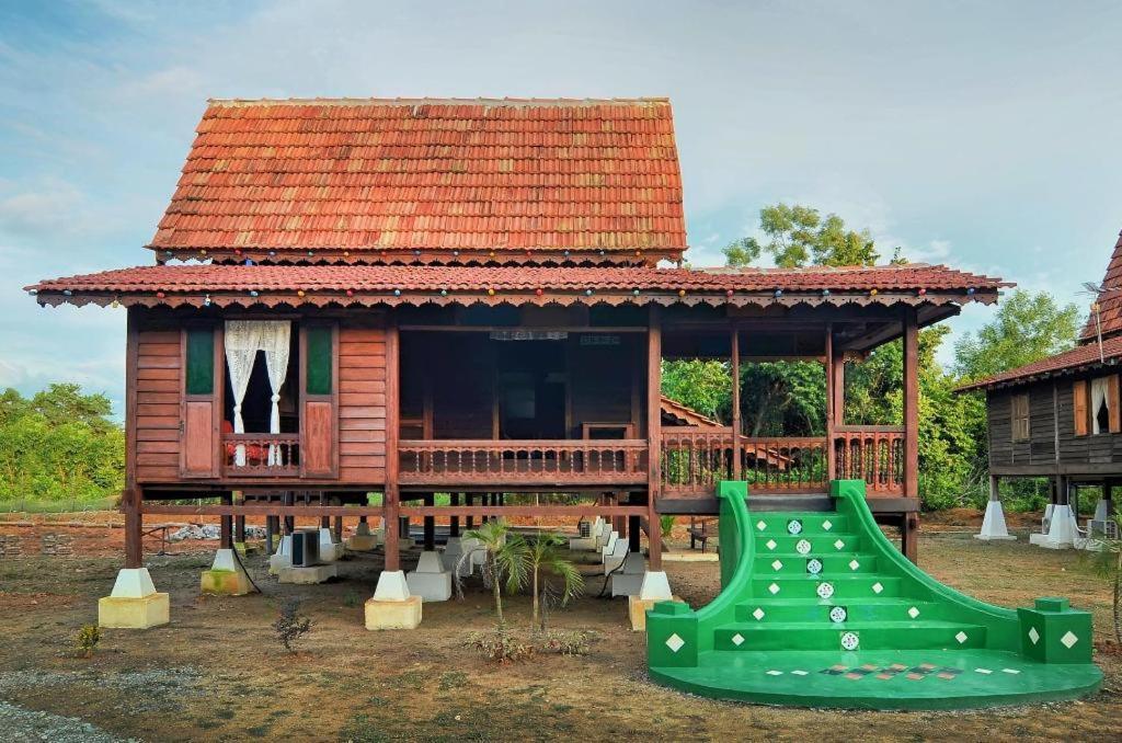 Oyo Home 90745 Desa Balqis Beach Resort Malacca Eksteriør billede